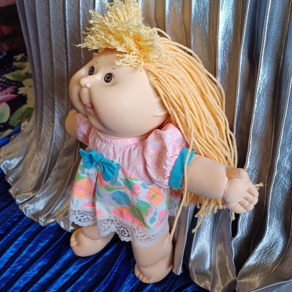 First edition Cabbage patch doll 1990 - Picture 2 of 16